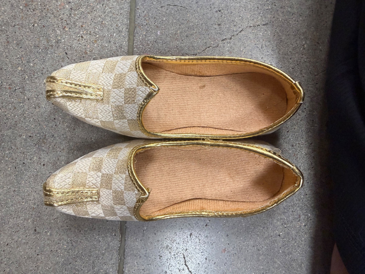 Ivory & Gold Checkered Juttis - Juttis - South Asian Bridal & Groom Outfit Inspiration | Zubis Collection Frisco Showroom