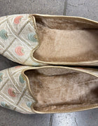 Men's ivory jutti shoes with pastel embroidery and gold-tone lattice detailing